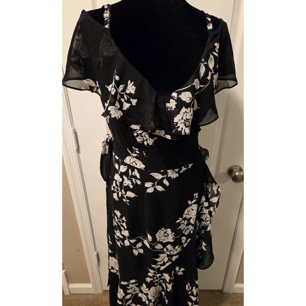 City Chic Black Floral Cold Shoulder Faux-Wrap Maxi Dress Size M/18